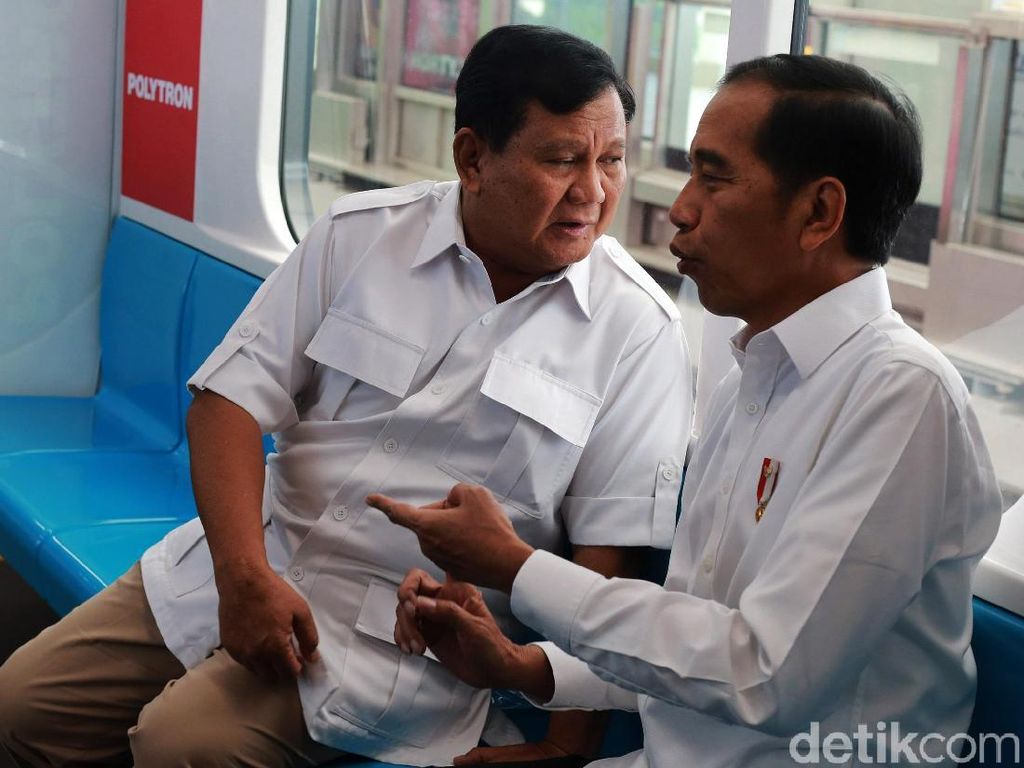 Gerindra Yakin Prabowo akan Sampaikan Isi Pertemuan dengan Jokowi ke Amien Gerindra Yakin Prabowo akan Sampaikan Isi Pertemuan dengan Jokowi ke Amien