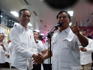 Diajak Jokowi, Prabowo Jajal MRT Pertama Kali Diajak Jokowi, Prabowo Jajal MRT Pertama Kali