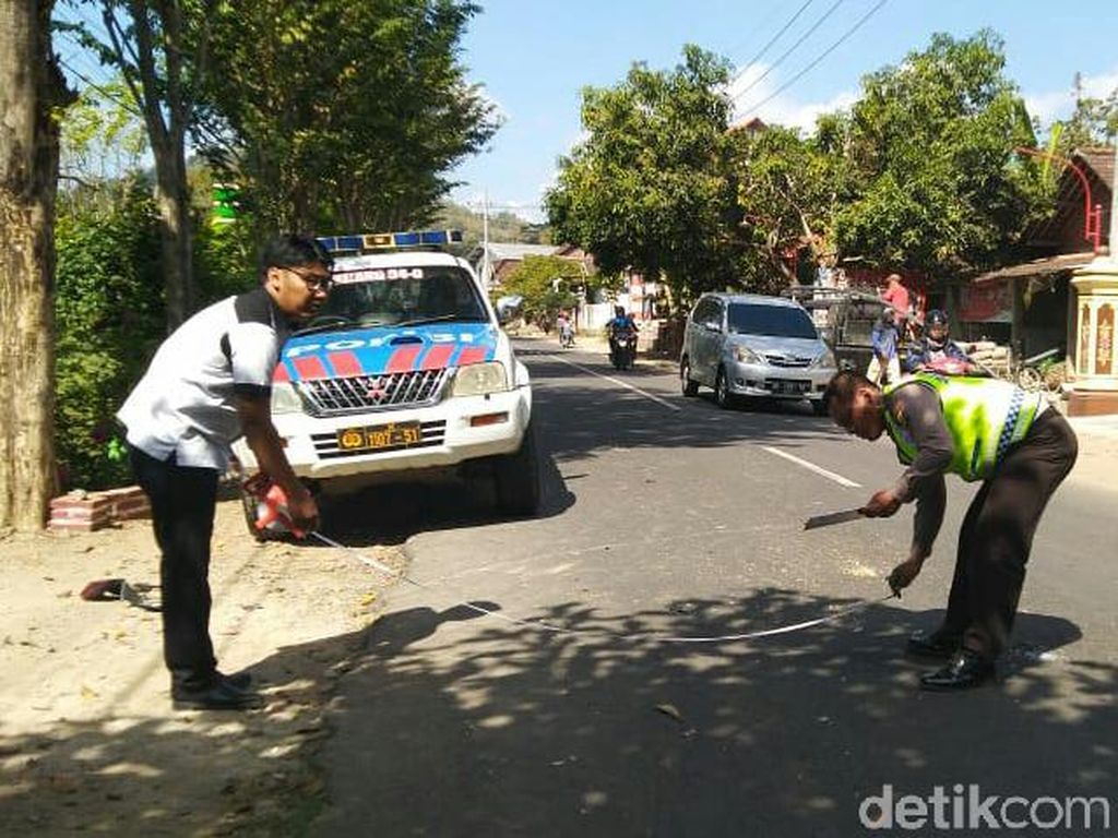 Asyik Main HP, Anggota Satpol PP Trenggalek Meninggal Kecelakaan Asyik Main HP, Anggota Satpol PP Trenggalek Meninggal Kecelakaan