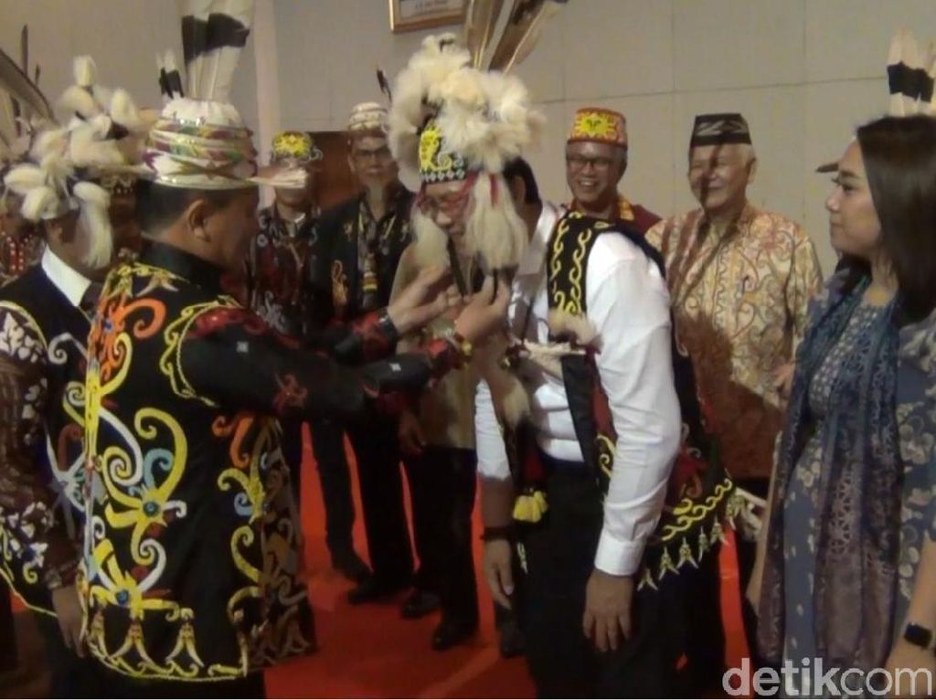 Puput Ahok Sedang Hamil atau Memang Gemukan, Bisakah Dibedakan? Puput Ahok Sedang Hamil atau Memang Gemukan, Bisakah Dibedakan?