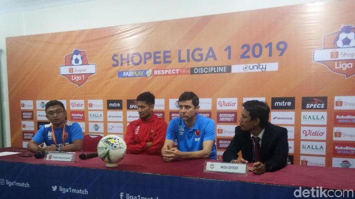 Pelatih PSM Makassar, Darije Kalezic, selepas melawan Bhayangkara FC. (Foto: Reinhard Soplantila/Detikcom) Pelatih PSM Makassar, Darije Kalezic, selepas melawan Bhayangkara FC. (Foto: Reinhard Soplantila/Detikcom)