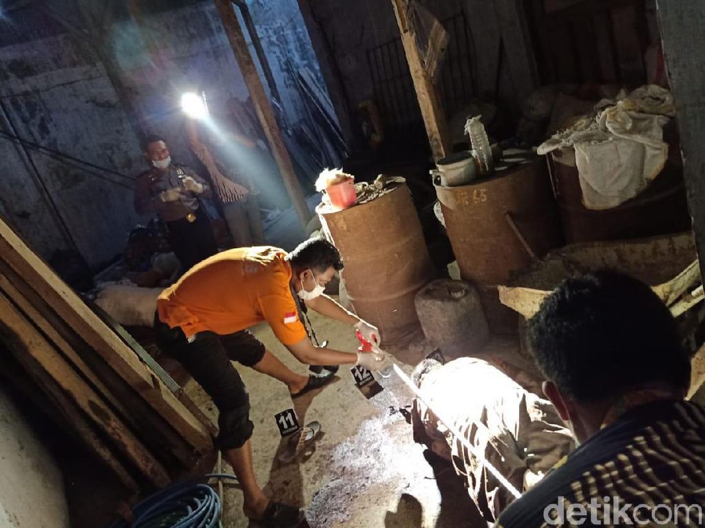 Pelaku Pembunuhan Pasutri di Tuban Ditangkap Pelaku Pembunuhan Pasutri di Tuban Ditangkap