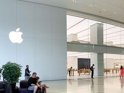 Harap-harap Cemas Nasib iPhone 12 Cs di Tengah Pandemi Corona