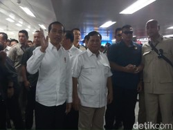 Prabowo: Terima Kasih Pak Jokowi Saya Naik MRT, Luar Biasa