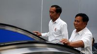 Jokowi-Prabowo Satu Tangga di Escalator Stasiun MRT Senayan