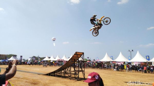 Foto: Nonton MXGP di Semarang, Bonus Belanja & Via Vallen