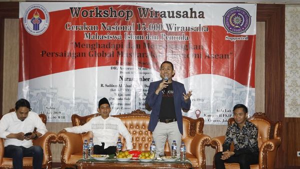 Seminar KAHMIPreneur Mencetak Pengusaha