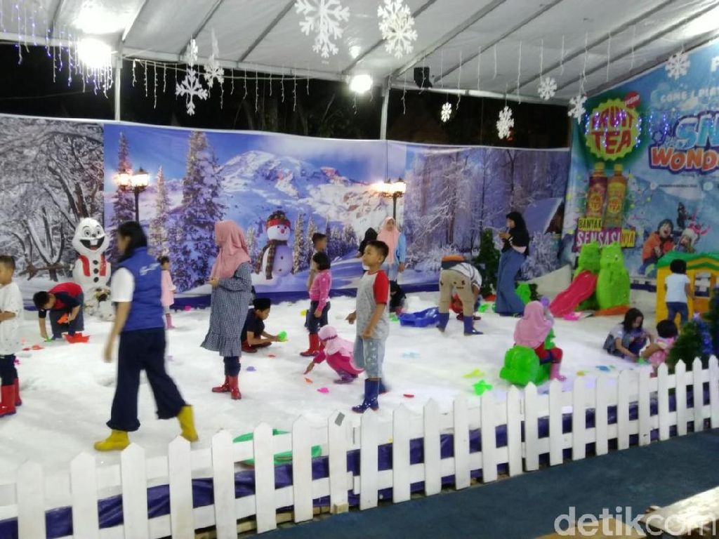 Akhir Pekan Ini Semarang Punya Salju Lho! Akhir Pekan Ini Semarang Punya Salju Lho!