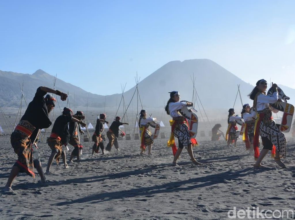 Tanggapan Pelaku Jasa Wisata Soal Pembangunan Kereta Gantung Bromo Tanggapan Pelaku Jasa Wisata Soal Pembangunan Kereta Gantung Bromo