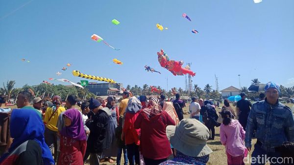 Foto: Meriahnya Langit Pangandaran