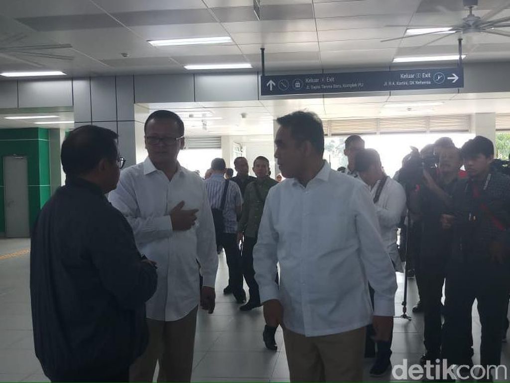Pramono Ungkap Pertemuan Penting, Erick Tohir-Muzani Tampak di MRT Lebak Bulus Pramono Ungkap Pertemuan Penting, Erick Tohir-Muzani Tampak di MRT Lebak Bulus