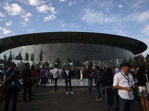 Markas Apple Dikirimi Amplop Misterius, Pegawai Dievakuasi Markas Apple Dikirimi Amplop Misterius, Pegawai Dievakuasi