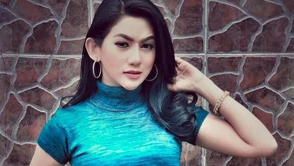 Sania Velova, Adik Barbie Kumalasari yang Curi Perhatian