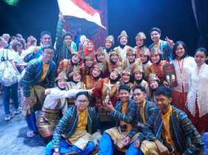 Bendera Indonesia Berkibar Lewat Seni dan Budaya