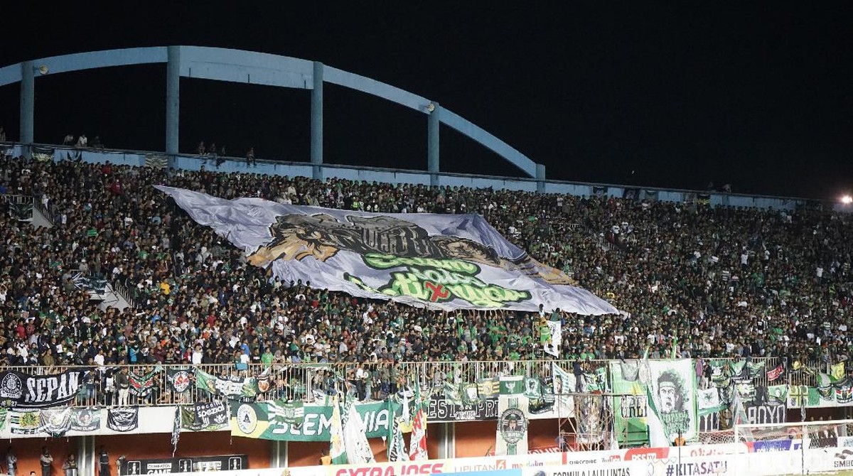 Bonek melebur dengan suporter PSS Sleman. (Foto: Ristu Hanafi/detikcom)