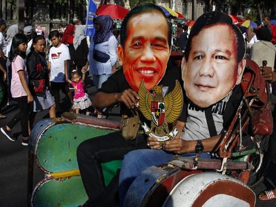 Jokowi dan Prabowo Naik Becak Bareng di Solo