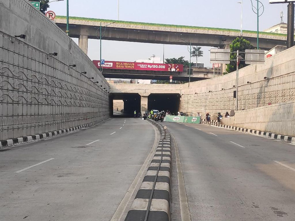Underpass Mampang-Kuningan Ditutup Terkait Maraton, Lalin Dialihkan Underpass Mampang-Kuningan Ditutup Terkait Maraton, Lalin Dialihkan