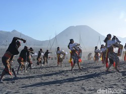 Eksotika Bromo Menyihir Wisatawan
