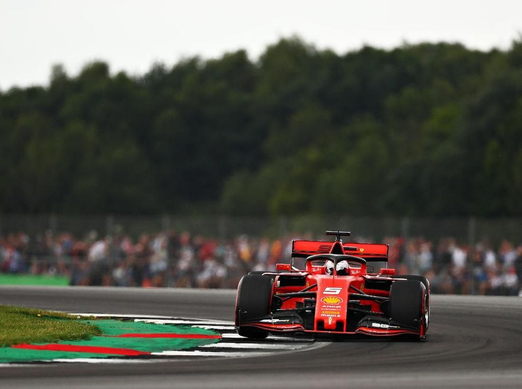 Vettel Tak Senang Hasil Kualifikasi GP Inggris Vettel Tak Senang Hasil Kualifikasi GP Inggris