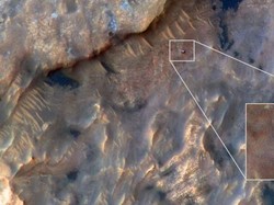 Robot Amerika Terpantau Berkeliaran di Mars