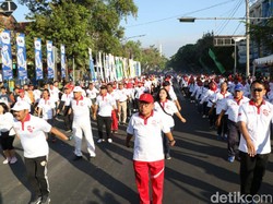 Ribuan Orang di Solo Turun ke Jalan Rayakan Pertemuan Jokowi-Prabowo