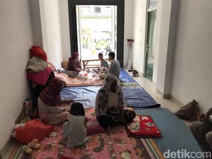 Warga Terganggu Pencari Suaka, Ketua RT: Ada yang Tidur di Emperan Ruko Warga Terganggu Pencari Suaka, Ketua RT: Ada yang Tidur di Emperan Ruko