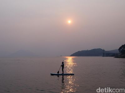 Foto: Bu Susi, Ada Tempat Main Paddle Board Nih di Purwakarta