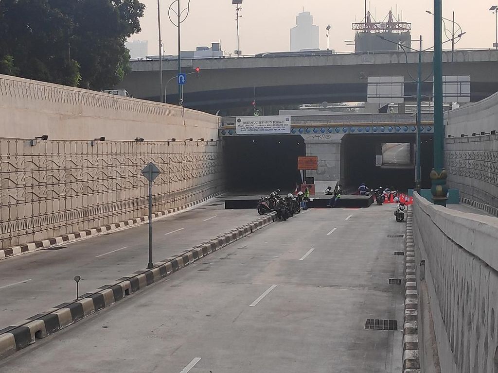 Viral Jeep Finish Lari Maraton, Berawal dari Tabrak Wanita Viral Jeep Finish Lari Maraton, Berawal dari Tabrak Wanita