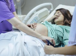 Kisah Haru Ibu Positif Corona, Melahirkan Tapi Tak Bisa Melihat Bayinya