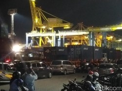 Crane Ditabrak Kapal di Pelabuhan Semarang, 1 Orang Terluka