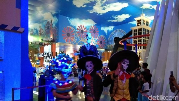 Foto Liburan Bahagia di Trans Studio Cibubur
