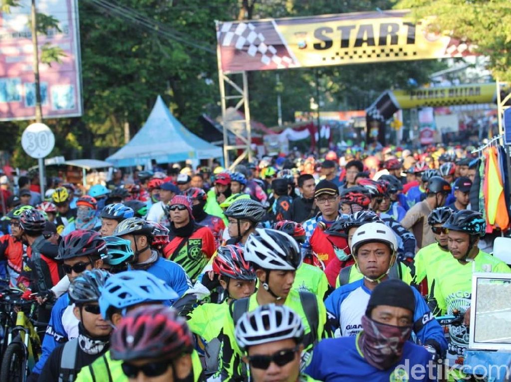 Fun Bike Colour Festival di Blitar Bertabur Hadiah Mewah Fun Bike Colour Festival di Blitar Bertabur Hadiah Mewah