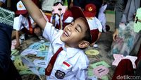 Intip Aktivitas Seru Siswa SD di Hari Pertama Sekolah