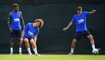 Bak Anak Sekolah, Latihan Perdana Griezmann di Barcelona Penuh Tawa