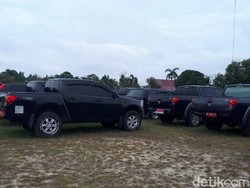 Sebagian Mobil Dinas Pemprov Riau yang Dikandangkan Belum Bayar Pajak