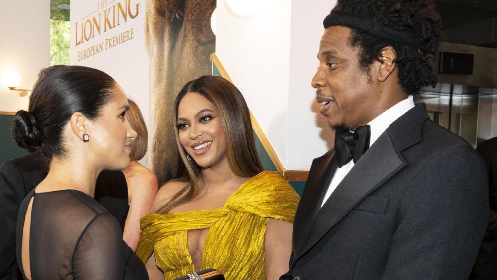 Bertemu Meghan Markle, Beyonce Bergaun Seksi di Premier Lion King