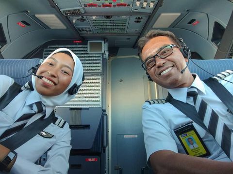Haru, Viral Pilot Pindah Maskapai demi Terbang dengan Dua Putrinya