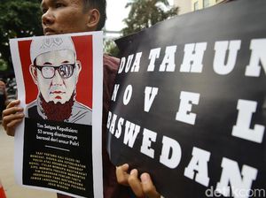 Aksi Teatrikal Terkait Kasus Novel Baswedan di Mabes Polri