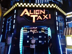 Mau Coba Sensasi Naik Alien Taxi? Datang ke Trans Studio Cibubur Yuk!