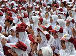 Perbedaan Aturan Seragam Sekolah Lama dan Baru, Ada Pakaian Adat