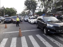 Hari Pertama Sekolah, Sejumlah Titik Lalu Lintas Jakarta Tersendat