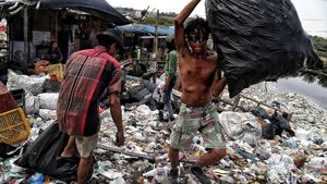 Yang Tersisa di Pemukiman Pemulung BKT Marunda