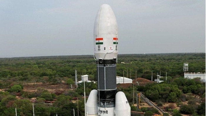 Geosynchronous Satellite Launch Vehicle Mark III (GSLV Mk-III), roket milik badan antariksa India untuk misi Chandrayaan-2 ke Bulan. Foto: BBC World Geosynchronous Satellite Launch Vehicle Mark III (GSLV Mk-III), roket milik badan antariksa India untuk misi Chandrayaan-2 ke Bulan. Foto: BBC World