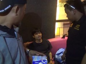 Asyik Karaoke Sambil Merokok Gorilla, 7 Pemuda Diamankan