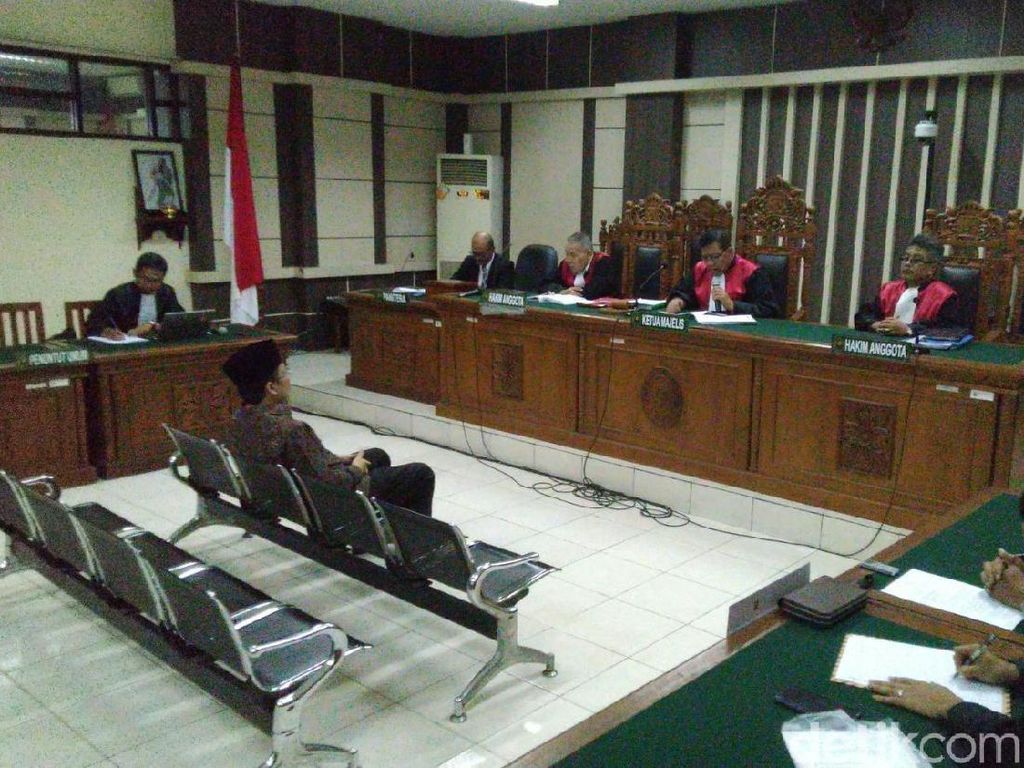 Wakil Ketua DPR Taufik Kurniawan Divonis 6 Tahun Bui Karena Suap Wakil Ketua DPR Taufik Kurniawan Divonis 6 Tahun Bui Karena Suap