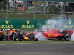 Brukkk....Insiden Vettel Vs Verstappen di GP Inggris