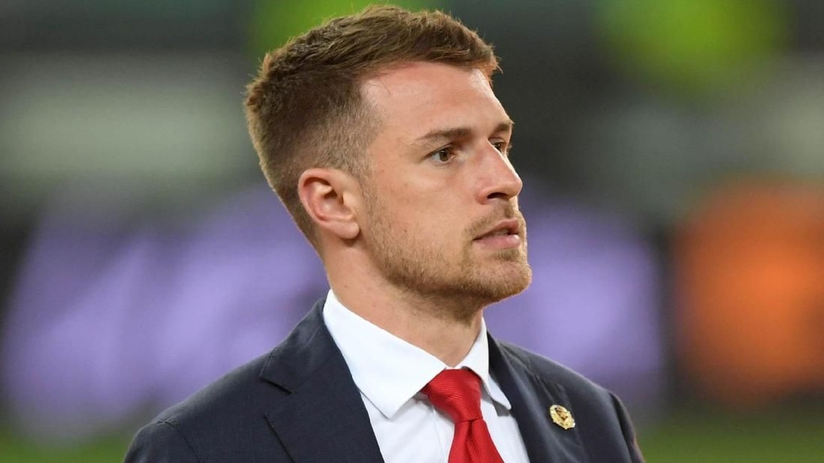 Aaron Ramsey tak bisa menolak tawaran dari Juventus (Foto: Shaun Botterill/Getty Images)