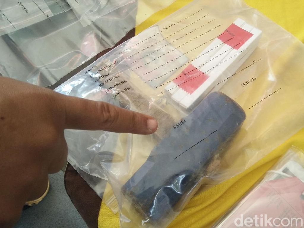 Ini Palu yang Dipakai untuk Menghabisi Korban Mutilasi di Banyumas Ini Palu yang Dipakai untuk Menghabisi Korban Mutilasi di Banyumas