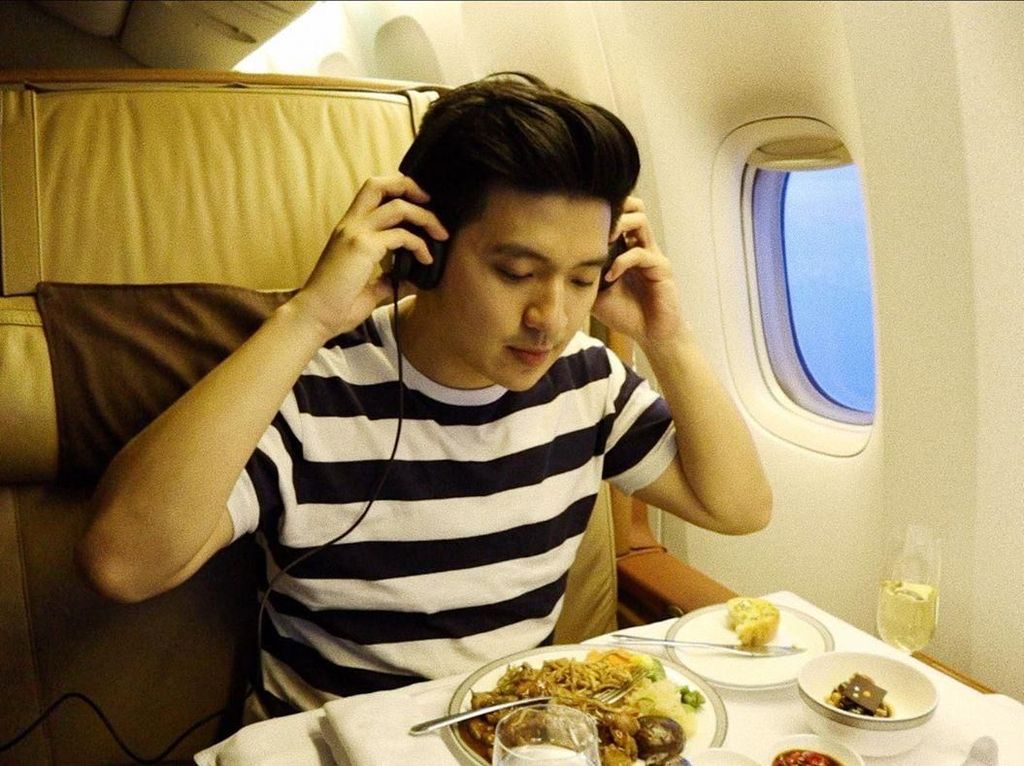 Kasus YouTuber Rius soal Menu Garuda Terkait Singapore Airlines? Kasus YouTuber Rius soal Menu Garuda Terkait Singapore Airlines?