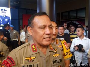 Polisi Sebut Siswa SMA Taruna Tewas Akibat Kepala Dipukul Bambu Saat MOS Polisi Sebut Siswa SMA Taruna Tewas Akibat Kepala Dipukul Bambu Saat MOS